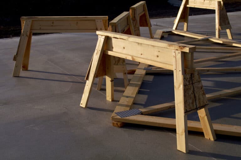 How Do You Make A Sawhorse With Brackets