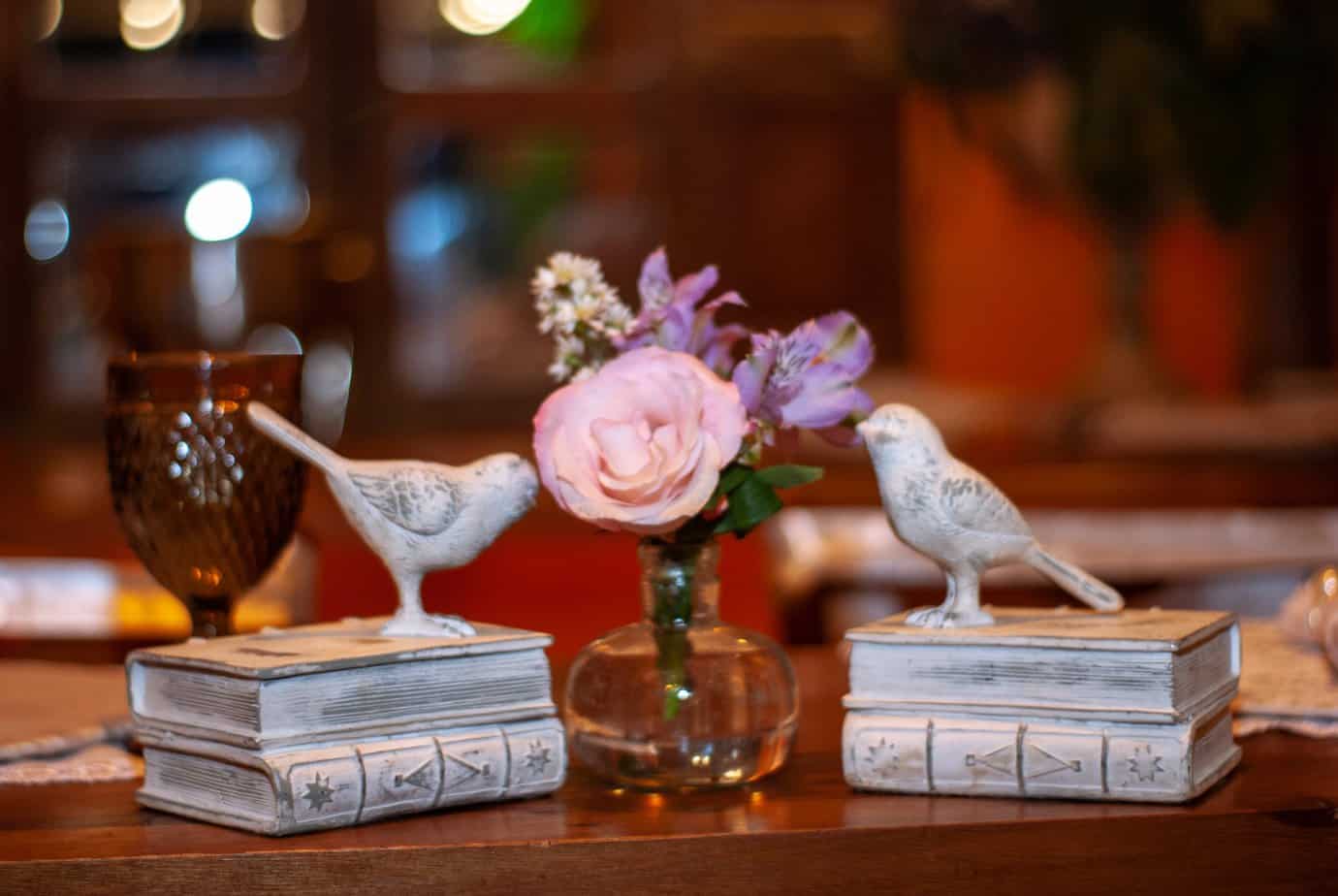 13+ Farmhouse Table Decor Ideas That Are Totally Timeless